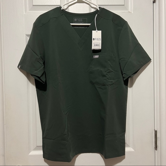 Figs Men’s Leon scrub top in Dark Moss - Picture 3 of 7